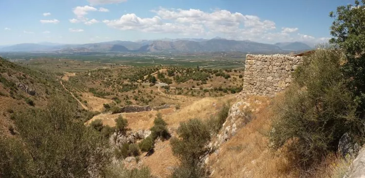 Mauern und Blick auf Ebene von Argos von Mykene