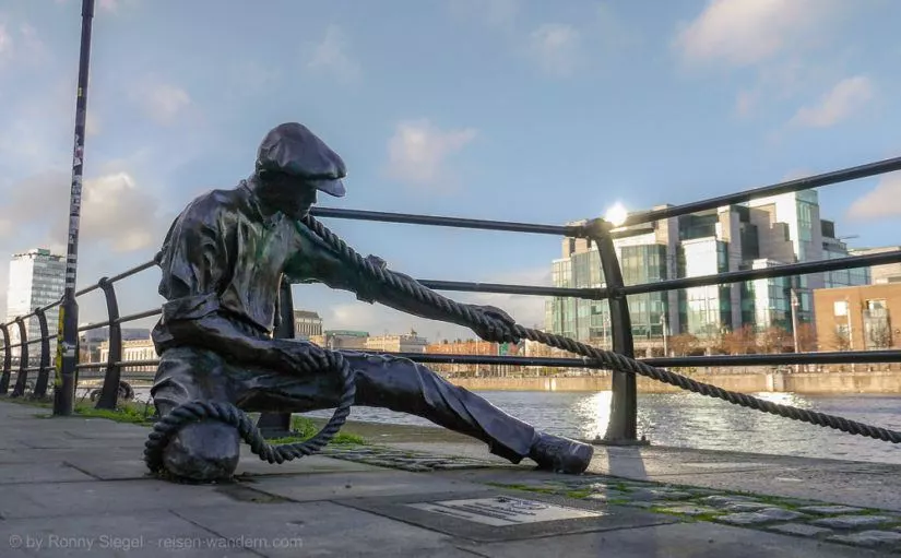 Statue eines Hafenarbeiters in Dublin
