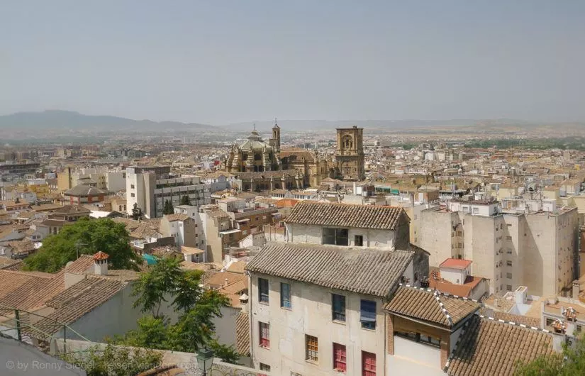 Blick über Granada mit der Kathedrale