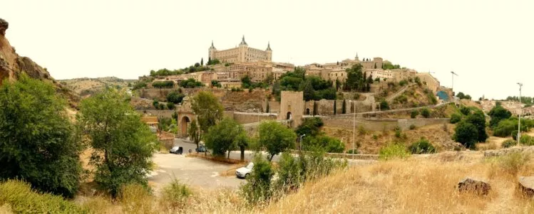 Panorama von Toledo mit Blick auf den Alcazar