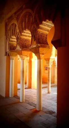 Bögen im Alcazaba von Malaga