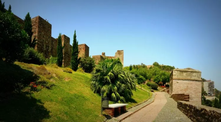 Außenbereich des Alcazaba in Malaga