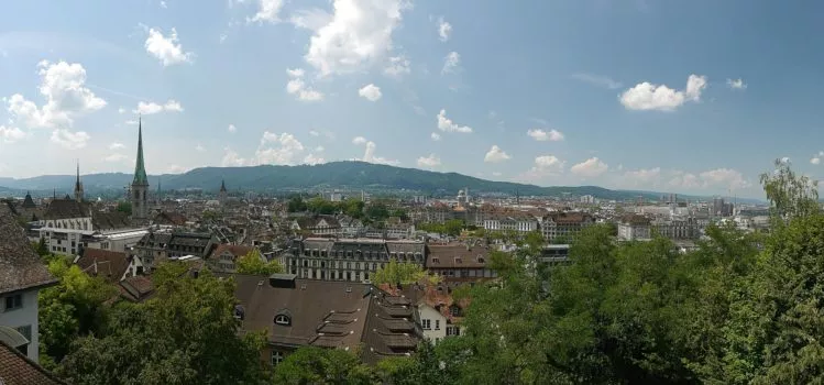 Blick auf die Züricher Altstadt von der ETH Zürich