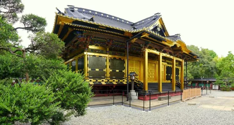 Tempel im Ueno Onshi Park Shinobazunoike