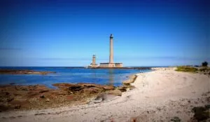 Foto: Leuchtturm am Meer in Frankreich
