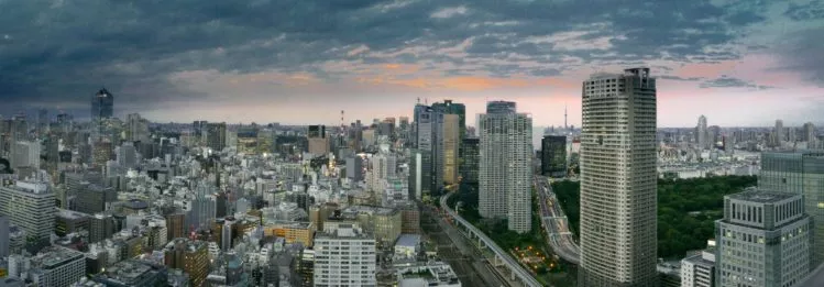Skyline von Tokio am Abend
