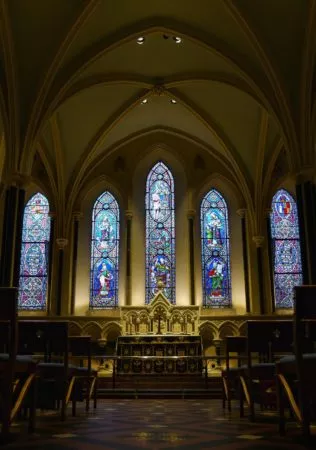 Buntglasfenster an der Marienkapelle in der St. Patricks Kathedrale
