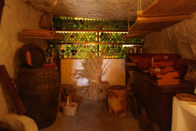 Weinkeller im Museum Casas Cuevas
