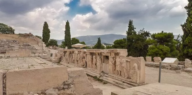Foto: Dionysostheater bei der Akropolis in Athen