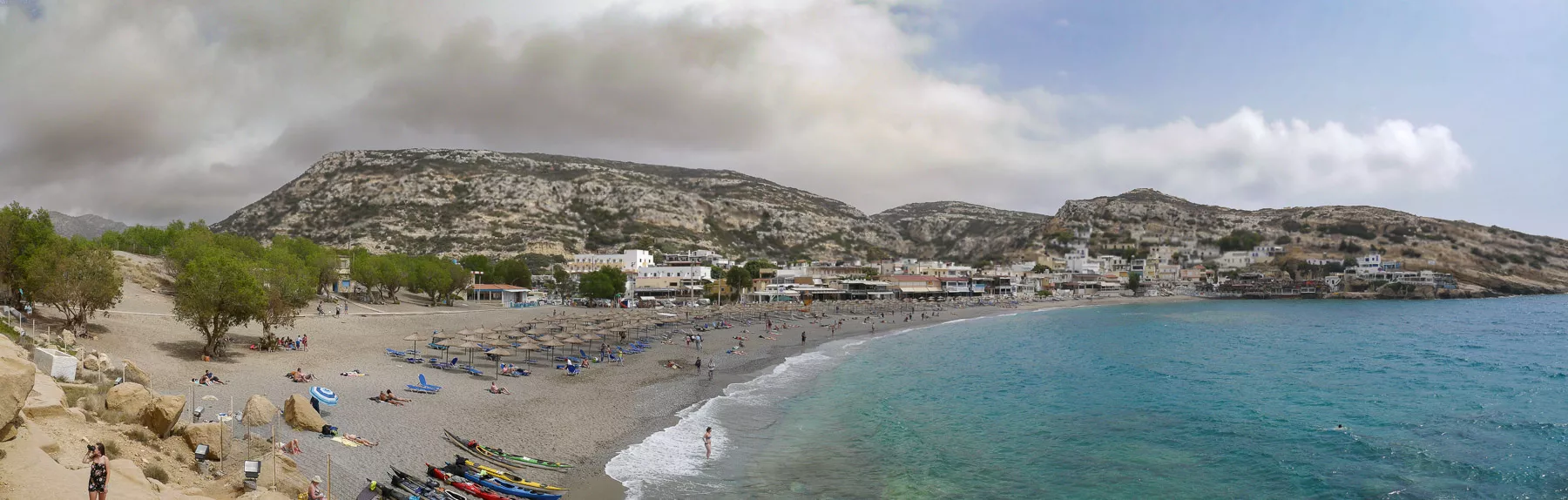 Panorama vom Strand und Ort Matala