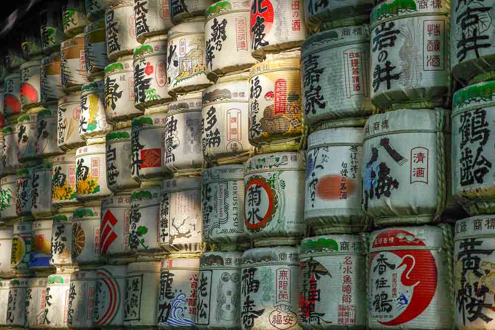 Sake Fässer bei Meiji Shrine in Tokio