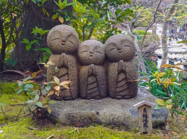 Jizo Figuren beim Hase-dera Tempel