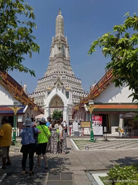 Tempel Wat Arun Ratchawararam Ratchawaramahawihan in Bangkok