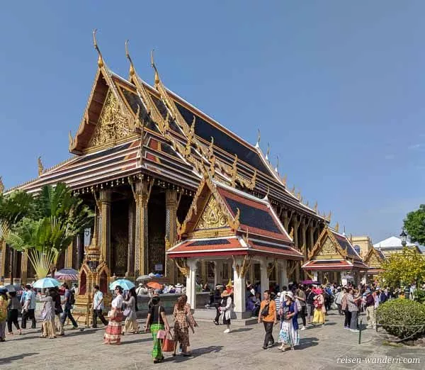 Tempel mit Smaragdbuddha beim Großen Palast in Bangkok