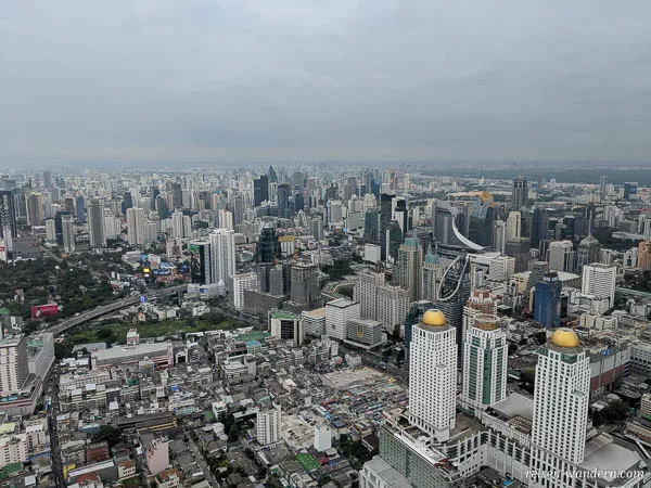 Bangkok am Tag von der Aussichtsplattform im Baiyoke Tower
