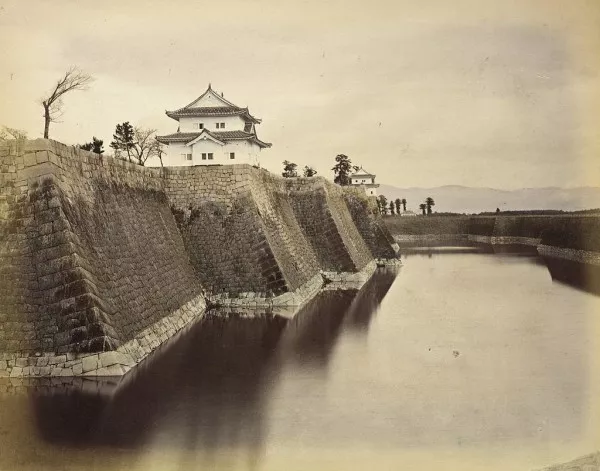 Bild von Außenmauer Osaka Castle von 1865 mit 2 Wachtürmen
