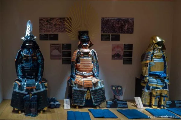 Samurai-Rüstungen im Samurai Museum in Tokio