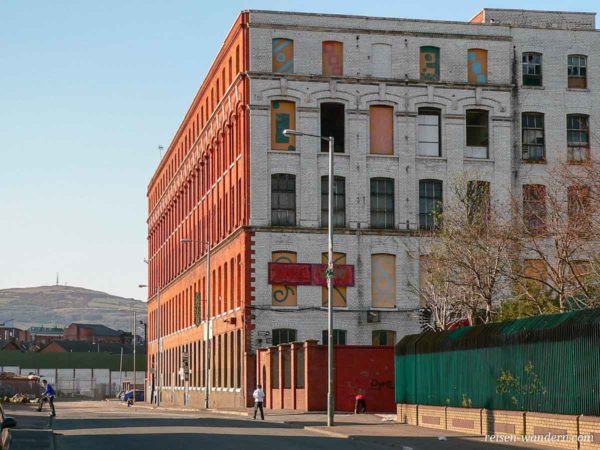 Altes Fabrikgebäude in Belfast