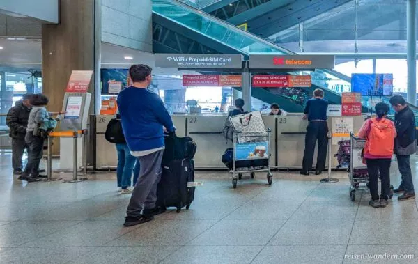 Verkaufsterminal für Internet für Südkorea am Flughafen Inch