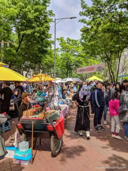 Kunstmarkt Hongdae Free Market in Seoul