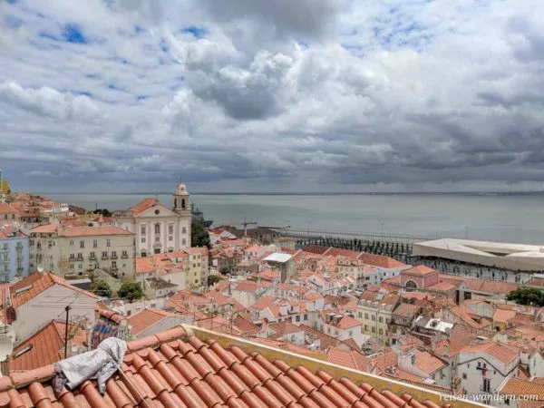 Aussichtspunkt Miradouro de Santa Luzia in Lissabon