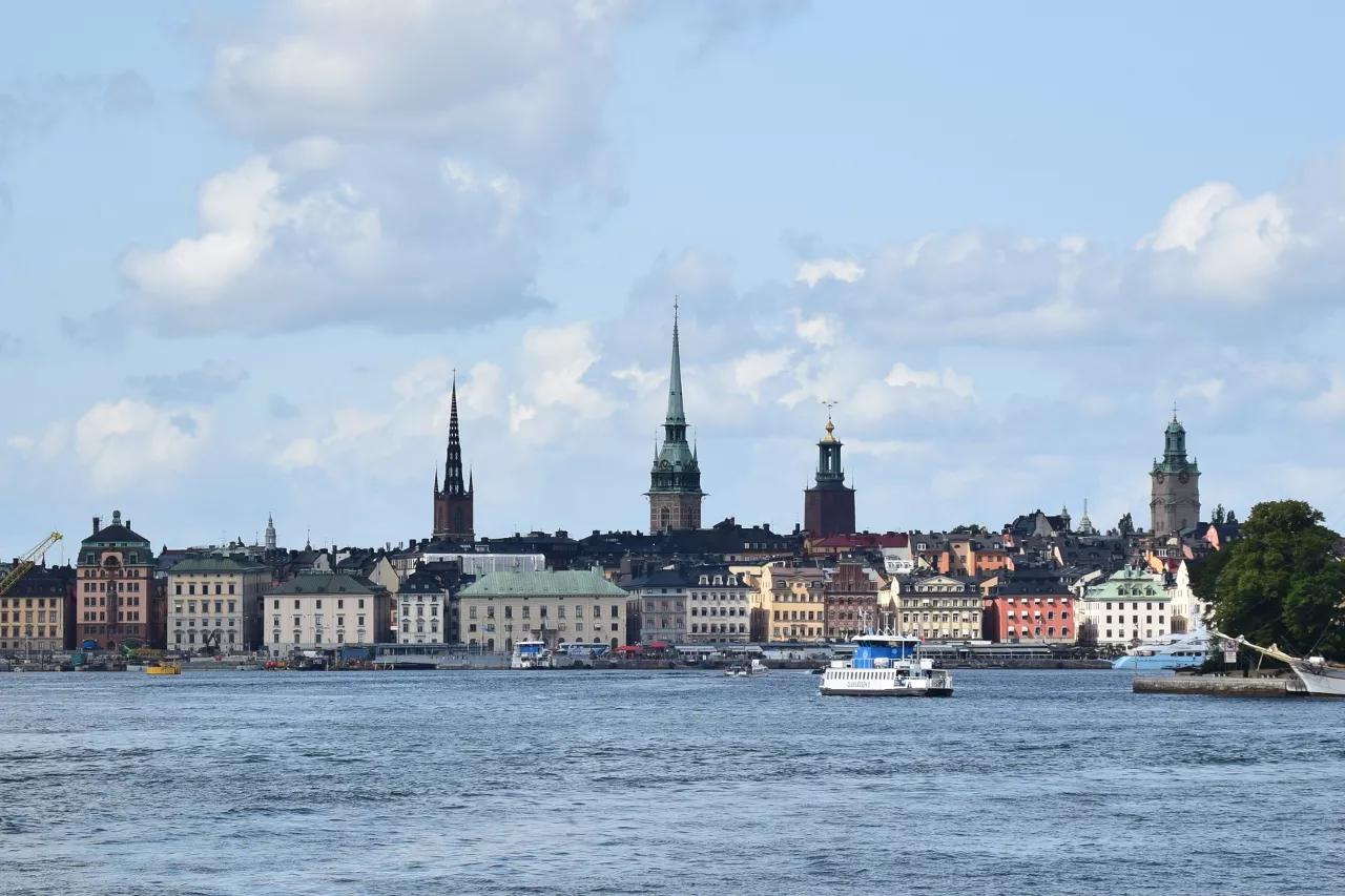Die Skyline Stockholms vom Meer aus