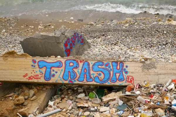 Müll am Ufer von Heraklion