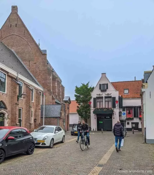 Waalse Kerk Haarlem mit Rotlichtviertel