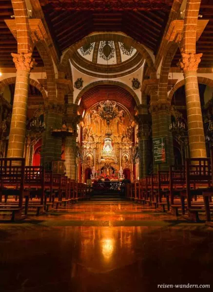 Inneres der Basilika von Teror