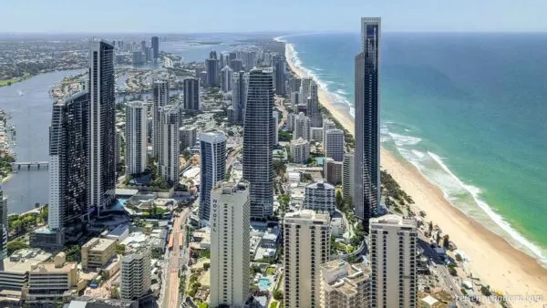 Blick in den Norden der Gold Coast vom Skypoint mit Wolkenkratzer