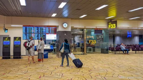 Gate im Flughafen Singapur