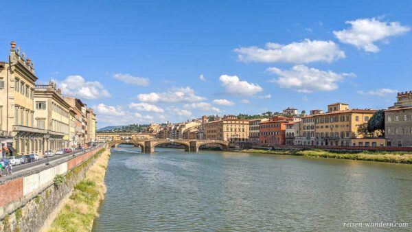 Brücke Ponte Santa Trinita in Florenz