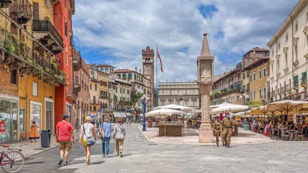Platz Piazza delle Erbe in Verona