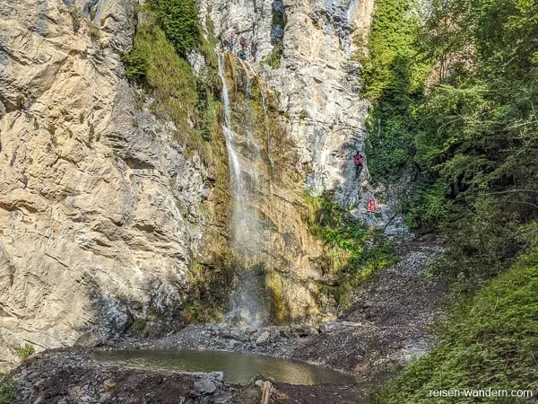 Unteres Becken und Einstieg des Klettersteig Signora delle Acque