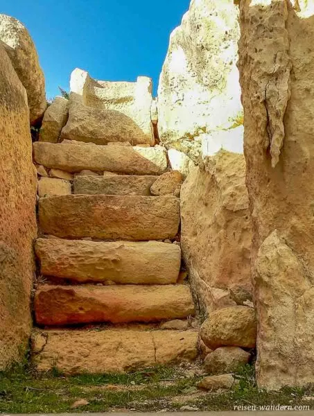 Treppe zum Thron im Tarxien Tempel