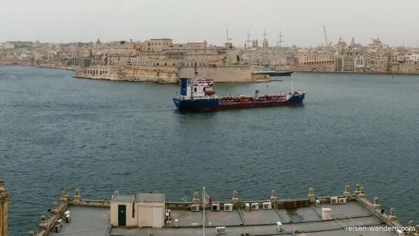 Blick zum Fort St. Angelo von Valletta