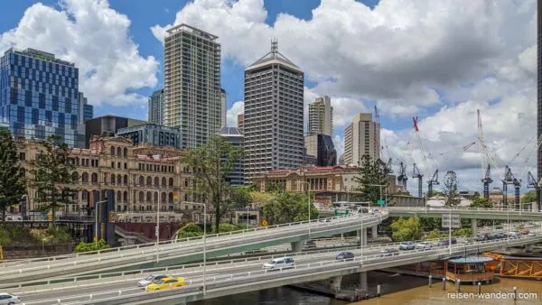 Alte Gebäude und Wolkenkratzer in Brisbane