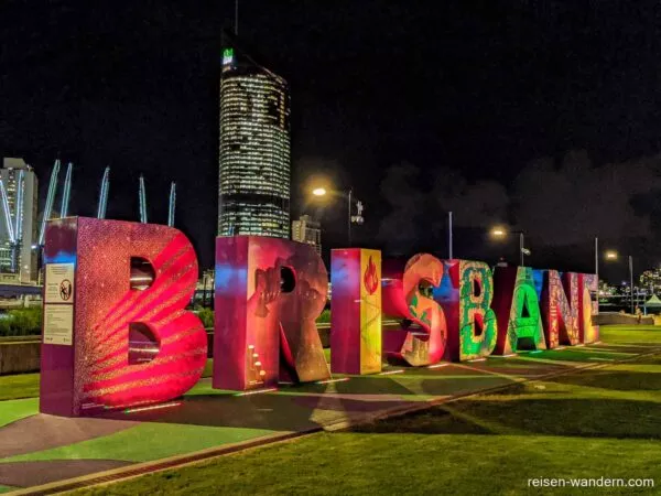 Schriftzug von Brisbane bei der Southbank