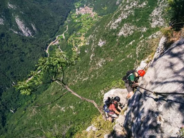 Kletterwand des Fausto Susatti mit Sicherungen