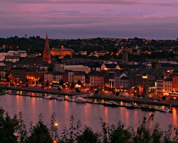 Waterford in Irland am Abend