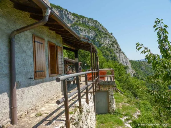 Hütte “Bivacco Francesco Arcioni” am Gardasee