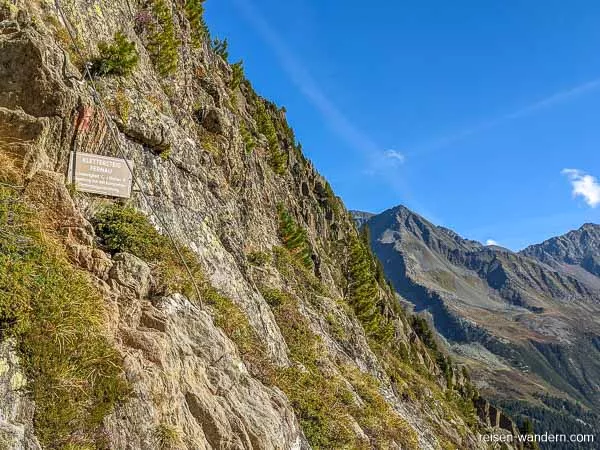 Einstiegstafel vom Klettersteig Fernau