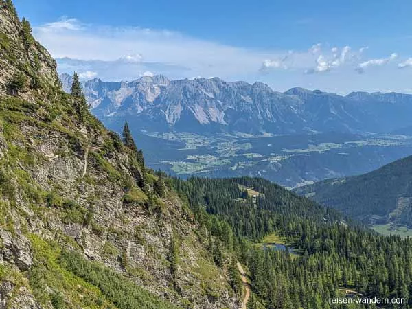 Blick vom Franzi Klettersteig auf das Dachsteinmassiv
