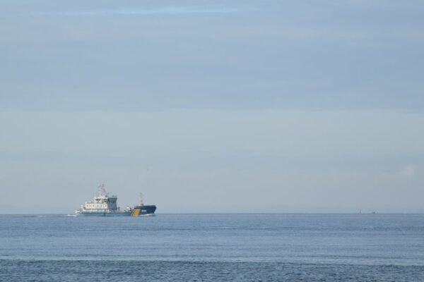 Ein Schiff zwischen Schweden und Dänemark