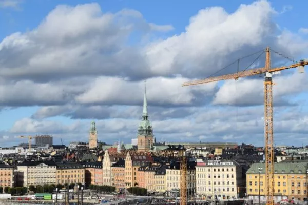 Die Skyline Stockholms bei Sonnenschein